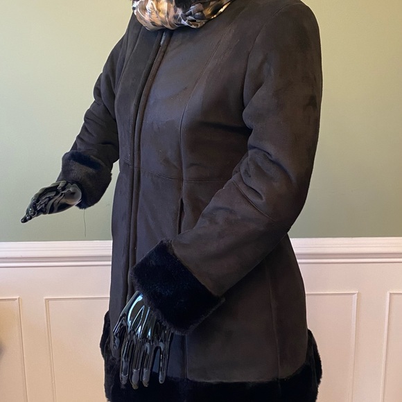 ZLC Collections Black Winter Coat/Faux Leather & Fur - Picture 2 of 6